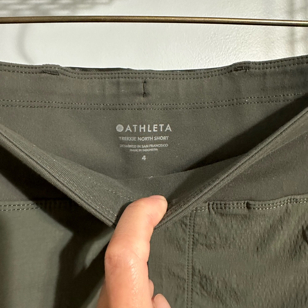 Athleta Trekkie North Short - Size 4 - Dark Green